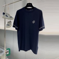 루이비통 LV 남성 라운드 반팔 LV8050