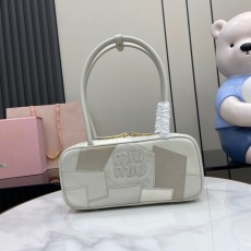 미우미우 MIUMIU 가죽 패치워크 보 토트백 5BB147 MU078