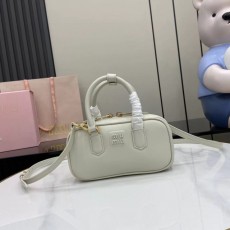 미우미우 MIUMIU 아르카디 가죽 미니백 5BP088 MU080