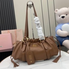 미우미우 MIUMIU 쥬아 나파 가죽 토트백 5BG306 MU093