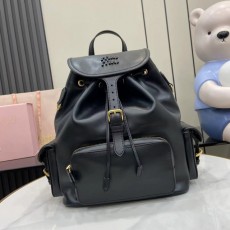 미우미우 MIUMIU 가죽 미듐 백팩 5BZ042 MU096