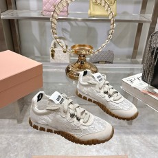 미우미우 MIUMIU 타이어 레이스 스니커즈 MU014828