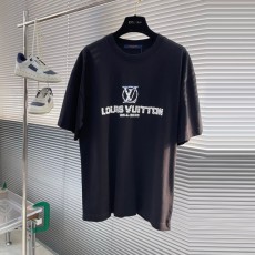 루이비통 LV 남성 라운드 반팔 LV8425