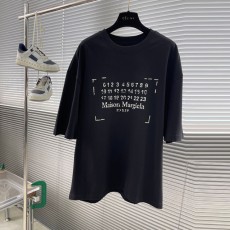 메종 마르지엘라 Maison Margiela 남성 라운드 반팔 MG311