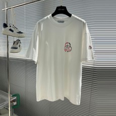 몽클레어 Moncler 남성 라운드 반팔 M03710
