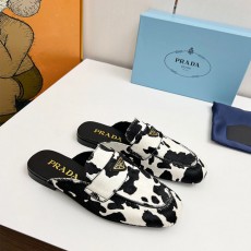 프라다 PRADA 가죽 뮬 PR299