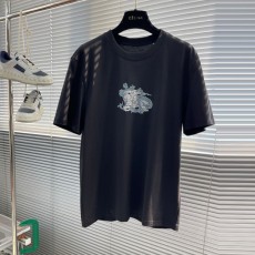 버버리 BURBERRY 남성 라운드 반팔 BBR481