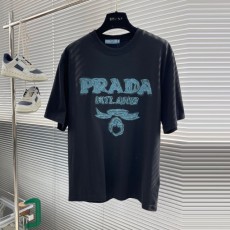 프라다 PRADA 남성 라운드 반팔 PD13008
