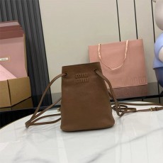 미우미우 MIUMIU 여성 나파 미니백 5NF460 MU101