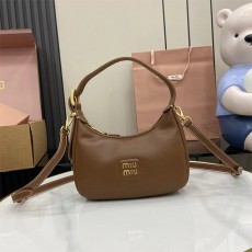미우미우 MIUMIU 여성 로고 호보백 5BC161 MU102