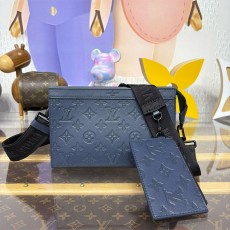 루이비통 LV 가스통 웨어러블 월릿 M81124