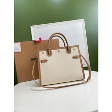 버버리 BURBERRY 미디엄 타이틀백 BB0724