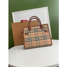 버버리 BURBERRY 미디엄 타이틀백 BB0721
