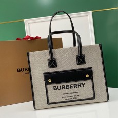 버버리 BURBERRY 미디엄 투톤 캔버스 레더 프레야 토트백 BB0796