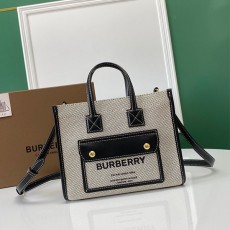 버버리 BURBERRY 스몰 투톤 캔버스 레더 프레야 토트백  BB0797